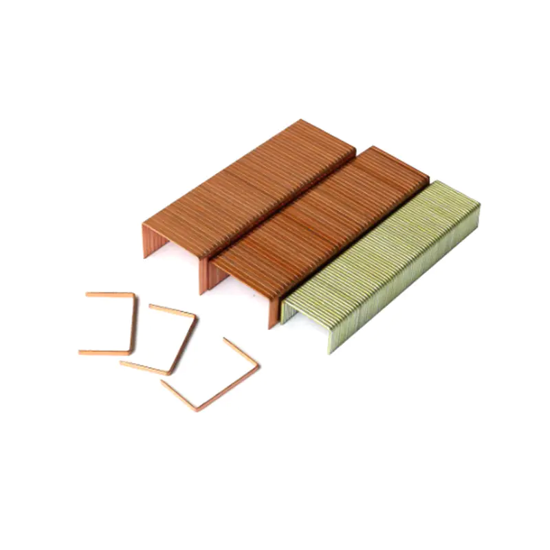 Grapas cerradas de cartón